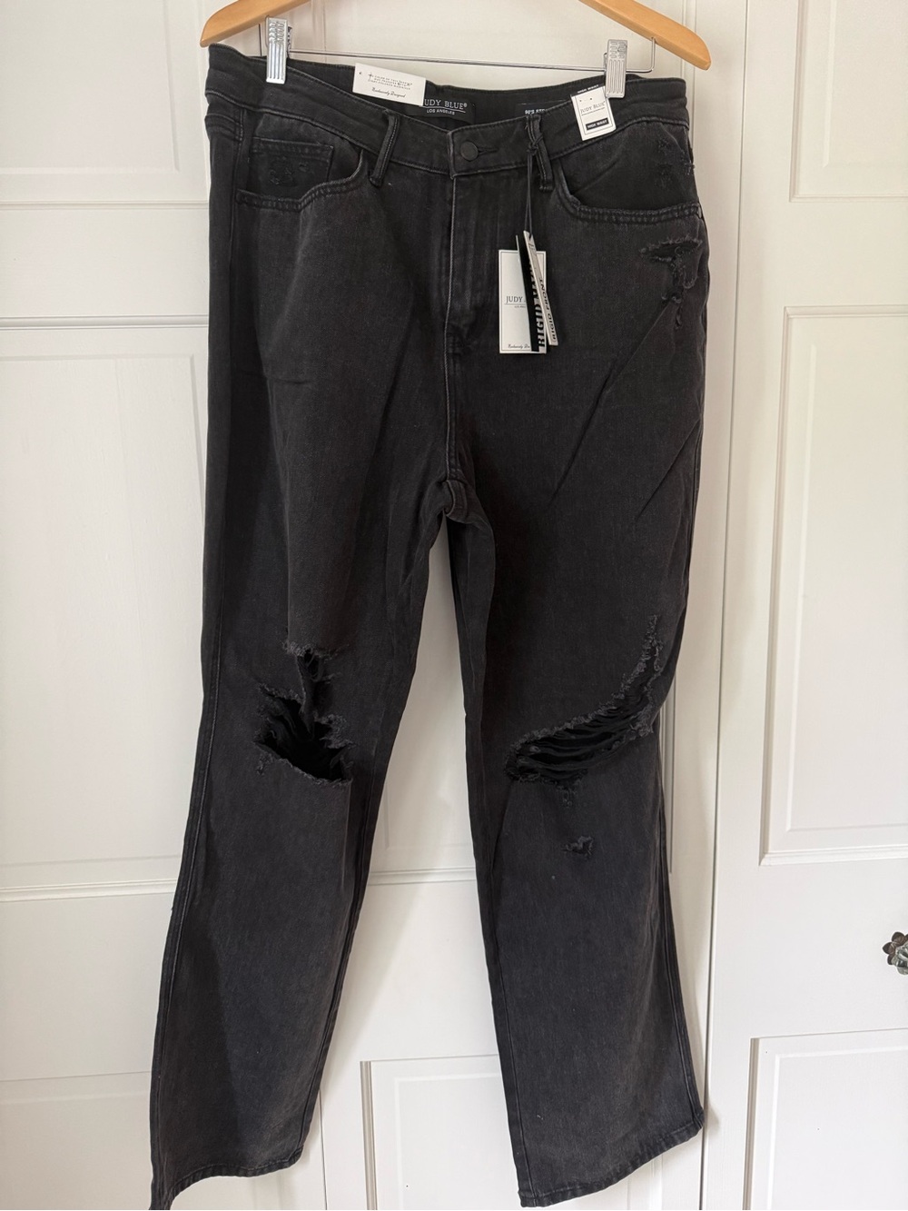 Judy Blue Women’s Distressed Black High Rise Jeans - Straight Fit NWT - Size 16